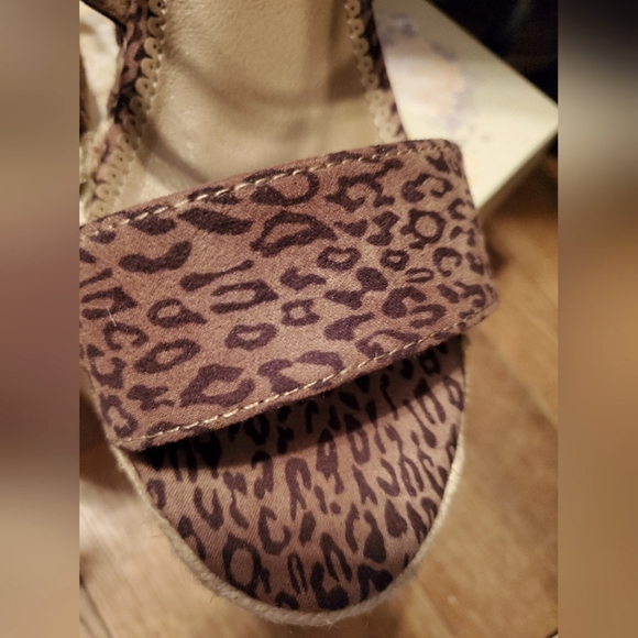 NIB Very G Leopard Print Wedge Espadrilles - Picture 4 of 5